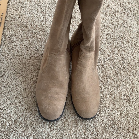 Tan Suede-style Tall Heeled Boots Sz 8 - Picture 5 of 5